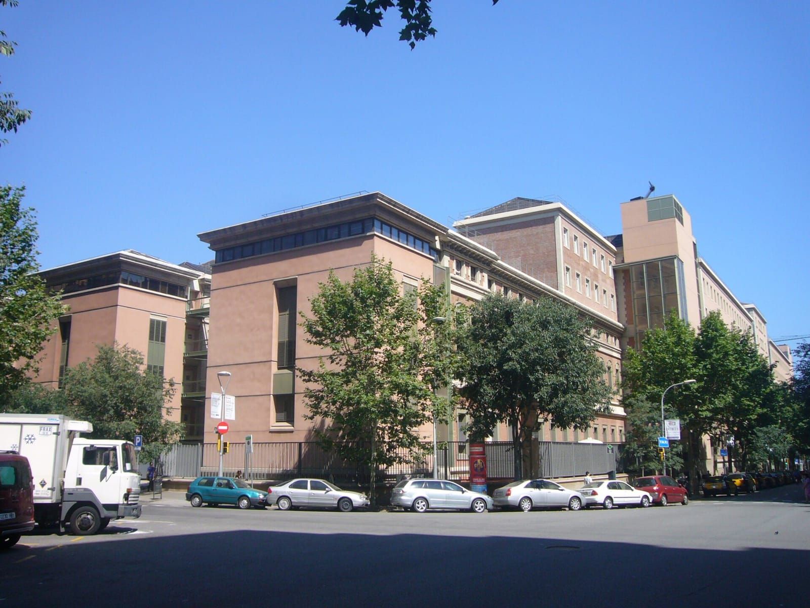 La fachada del Hospital Clínic de Barcelona
